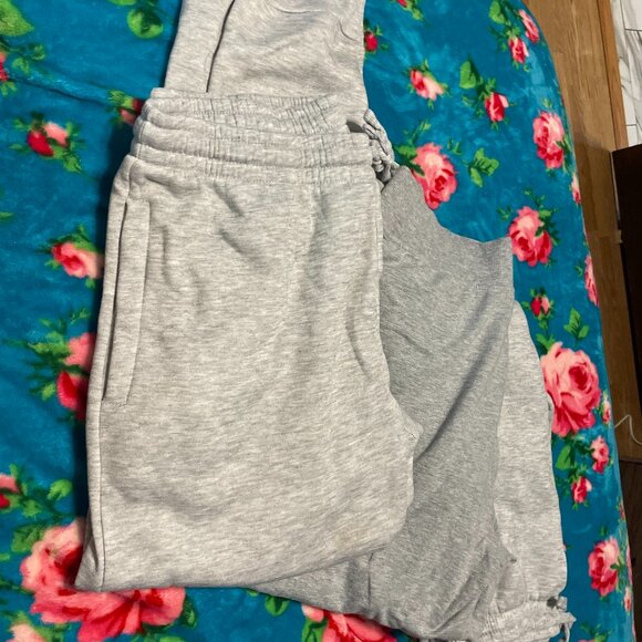 lot of 3 pairs of gray joggers - Picture 1 of 4